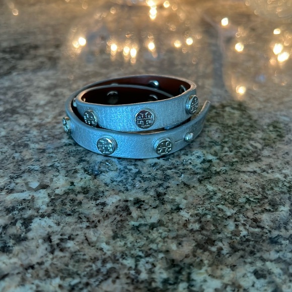 Tory Burch Double Wrap Logo Studded Bracelet - Picture 3 of 6